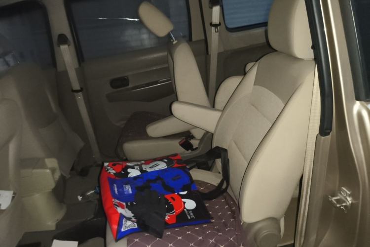 Used Wuling Hongguang 2013 1.5L Standard Version Left Rear Seat