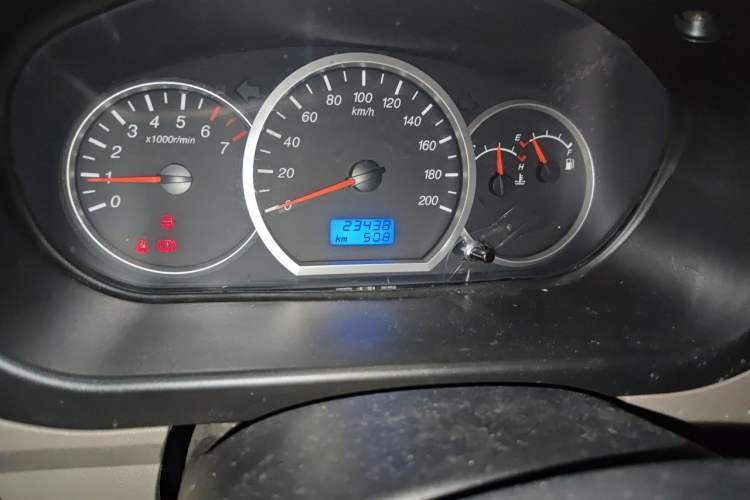 Used Wuling Hongguang 2013 1.5L Comfort Model Odometer Close Up