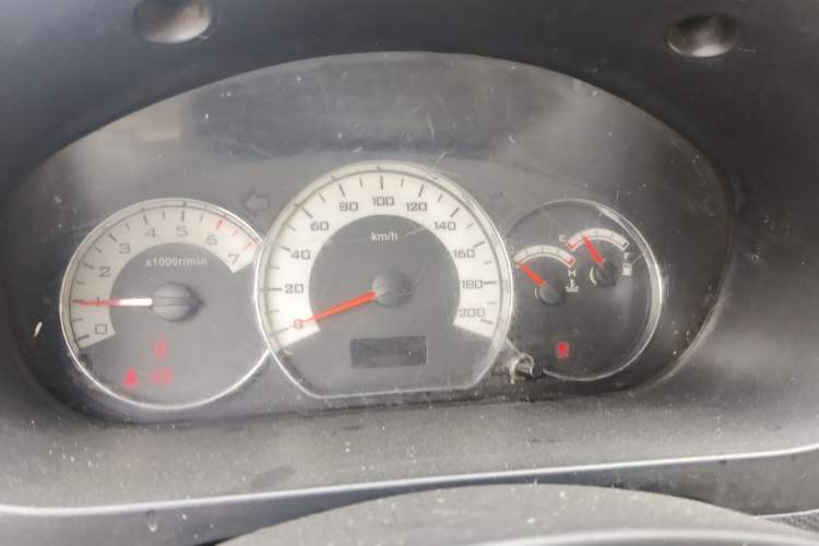 Used Wuling Hongguang 2013 1.5L S Luxury Model Odometer Close Up