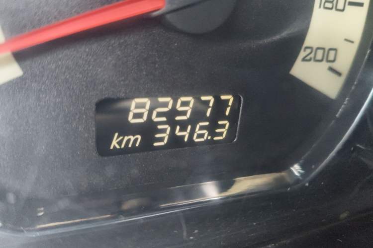 Used Wuling Hongguang 2013 1.5L S Luxury Model Odometer Close Up