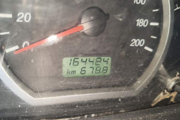 Used Wuling Hongguang 2013 1.5L Base Version Odometer Close Up