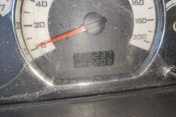 Used Wuling Hongguang 2013 1.5L S Comfort Model Odometer Close Up