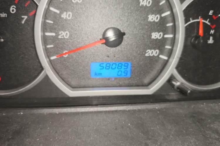 Used Wuling Hongguang 2013 1.5L Standard Version Odometer Close Up