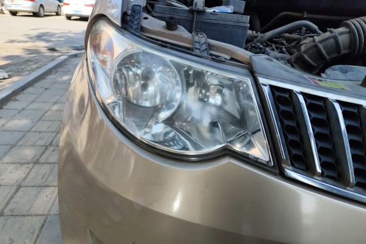 Used Wuling Hongguang 2013 1.5L Standard Version Right Front Headlight