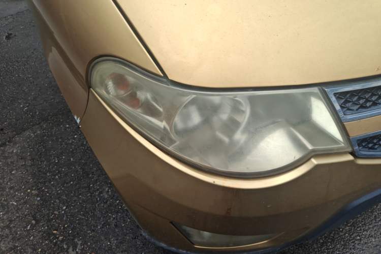 Used Wuling Hongguang 2013 1.5L S Comfort Model Right Front Headlight