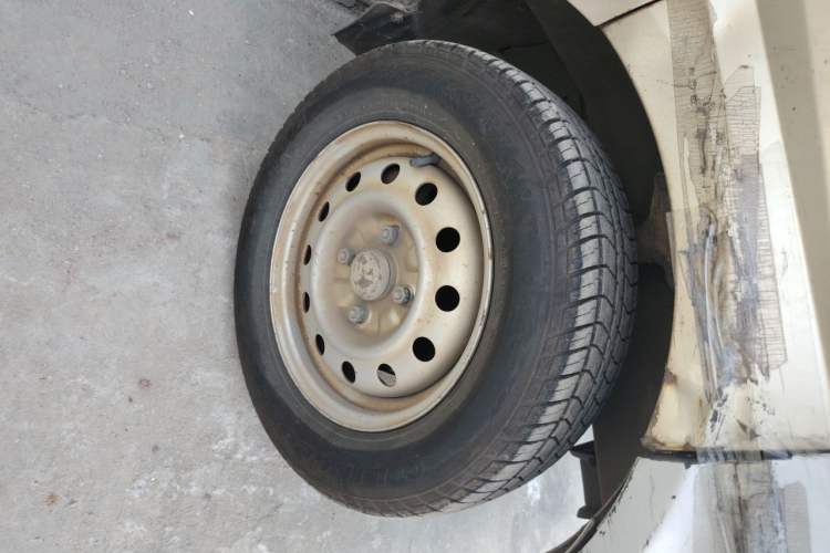 Used Wuling Hongguang 2013 1.2L S Comfort Model China IV Standard Right Front Wheel Hub