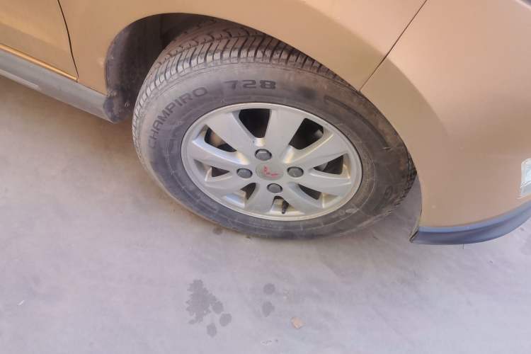 Used Wuling Hongguang 2013 1.2L S Comfort Model China IV Standard Right Front Wheel Hub