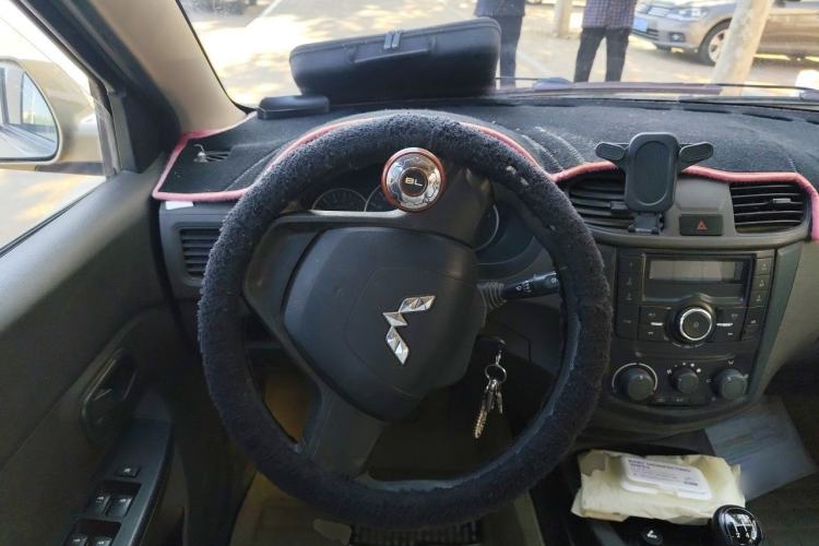 Used Wuling Hongguang 2013 1.5L Standard Version Steering Wheel