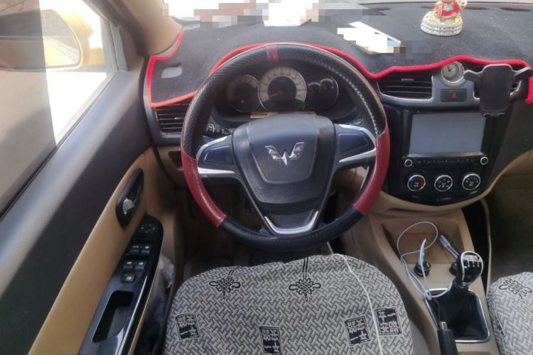 Used Wuling Hongguang 2013 1.2L S Comfort Model China IV Standard Steering Wheel