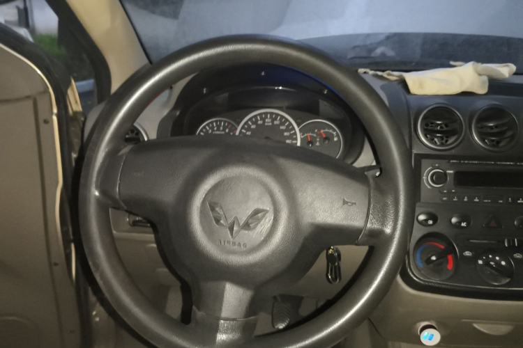 Used Wuling Hongguang 2013 1.5L Standard Version Steering Wheel