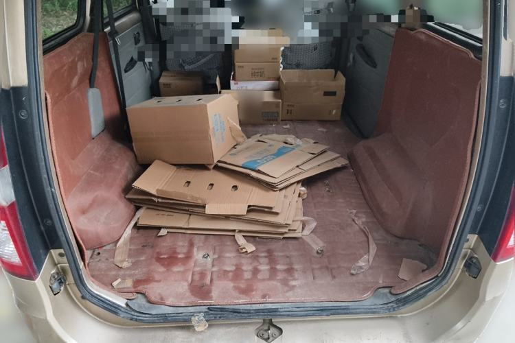 Used Wuling Hongguang 2013 1.5L Base Version Trunk