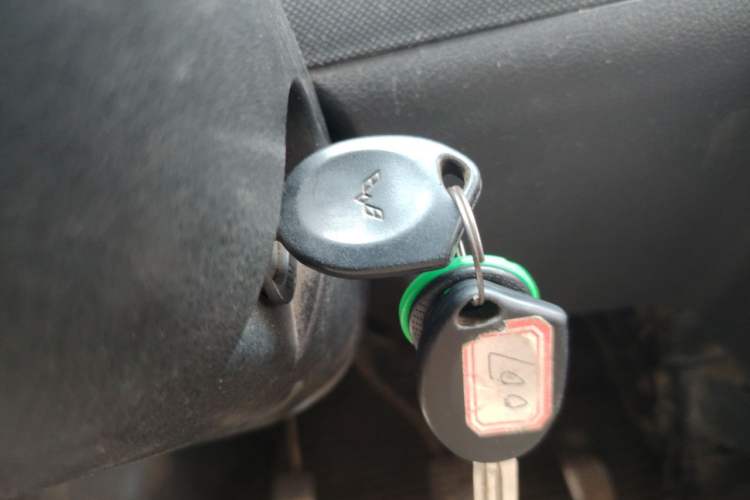Used Wuling Hongguang 2013 1.2L S Comfort Model China IV Standard Vehicle Key