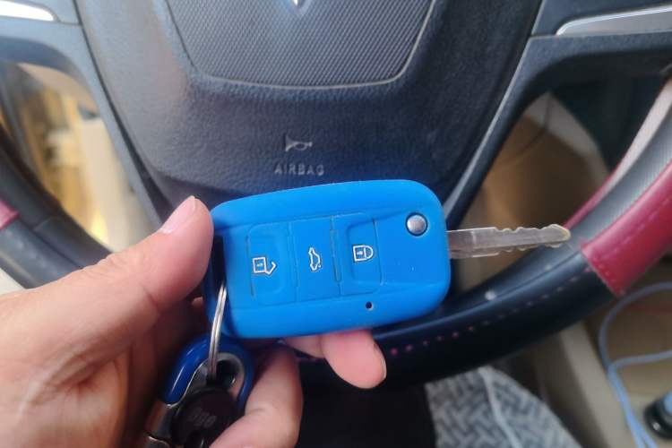 Used Wuling Hongguang 2013 1.2L S Comfort Model China IV Standard Vehicle Key