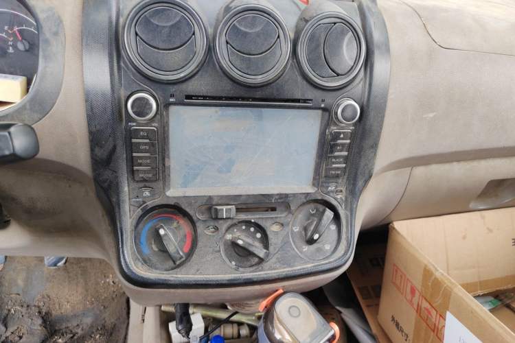 Used Wuling Hongguang 2014 1.2L Standard Model China IV Audio And AC Panel