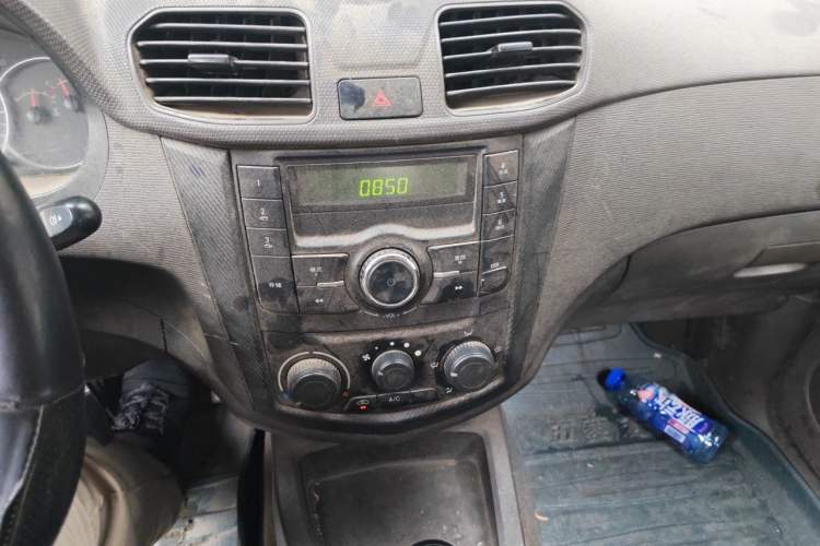 Used Wuling Hongguang 2014 1.5L Base Version Audio And AC Panel