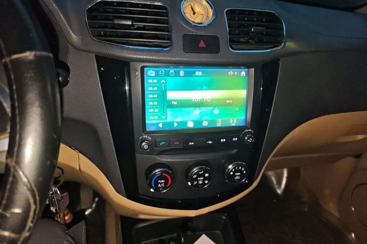 Used Wuling Hongguang 2014 1.5L S Comfort Model Audio And AC Panel