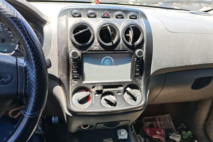 Used Wuling Hongguang 2014 1.2L Base Model China IV Audio And AC Panel