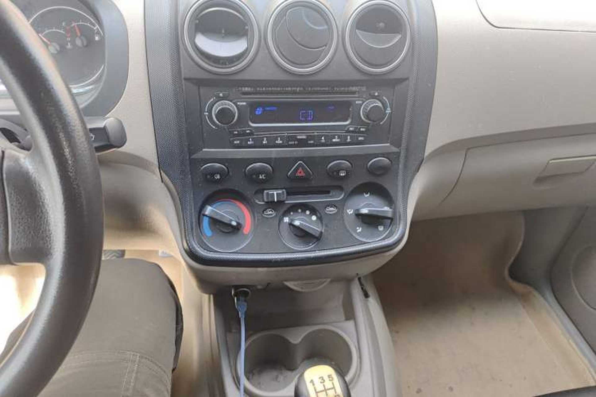 Used Wuling Hongguang 2014 1.2L Standard Model China IV Audio And AC Panel