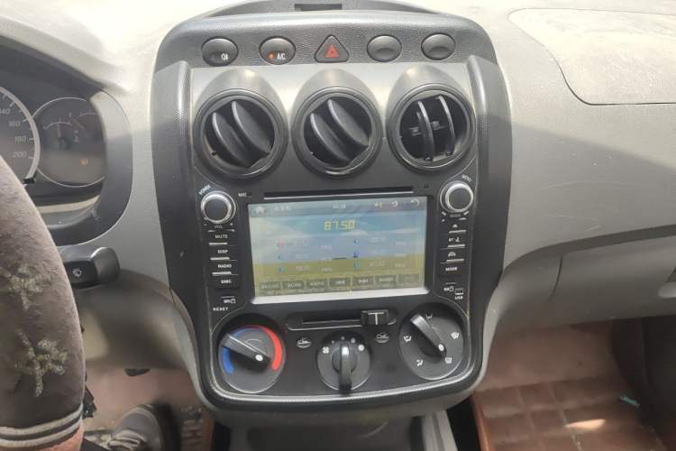 Used Wuling Hongguang 2014 1.2L Base Model China IV Audio And AC Panel