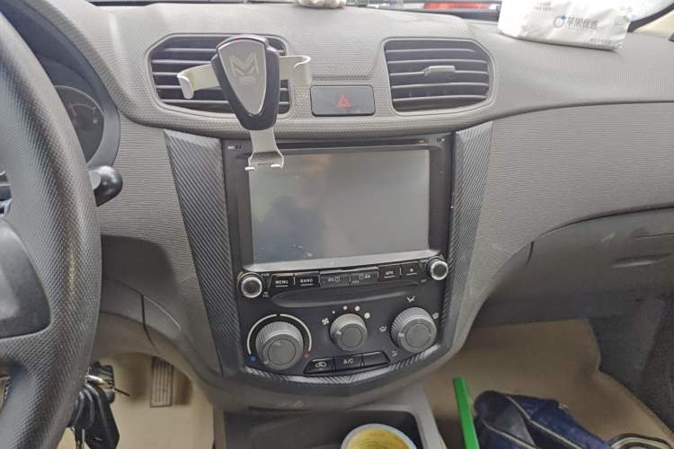 Used Wuling Hongguang 2014 1.5L Base Version Audio And AC Panel
