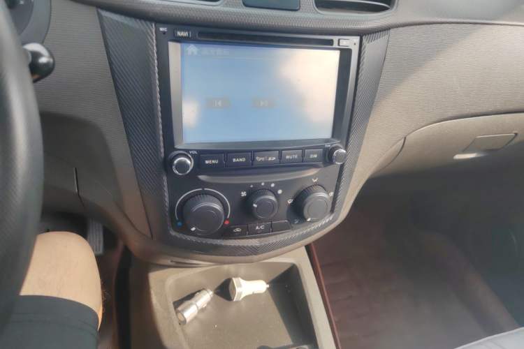 Used Wuling Hongguang 2014 1.5L Base Version Audio And AC Panel