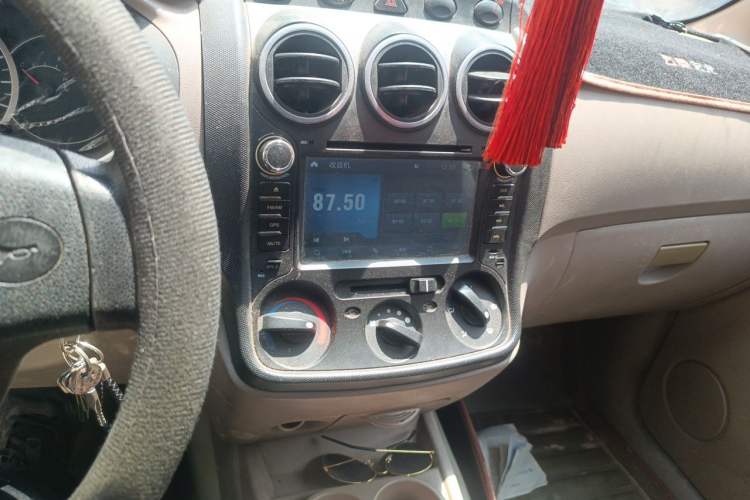Used Wuling Hongguang 2014 1.2L Standard Model China IV Audio And AC Panel