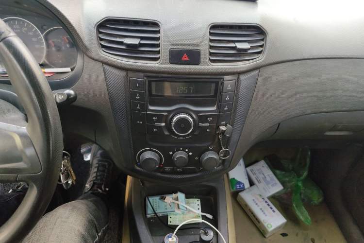 Used Wuling Hongguang 2014 1.5L Base Version Audio And AC Panel