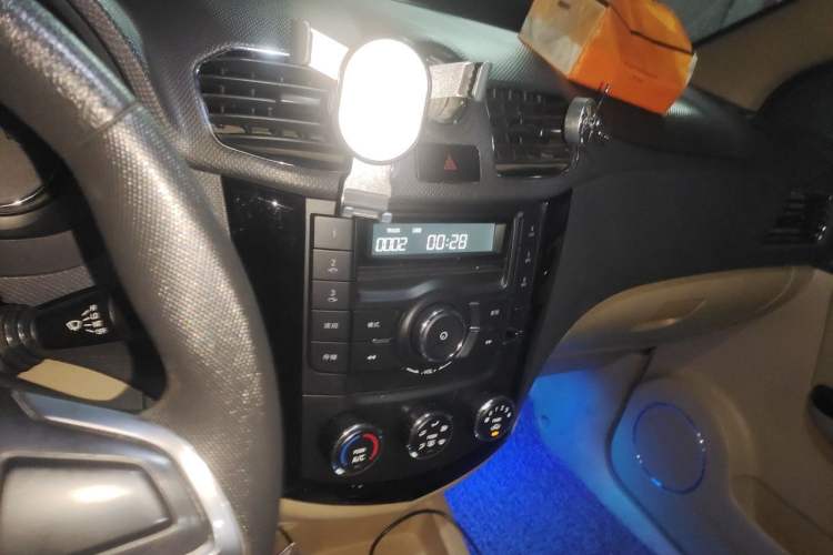Used Wuling Hongguang 2014 1.5L S Comfort Model Audio And AC Panel