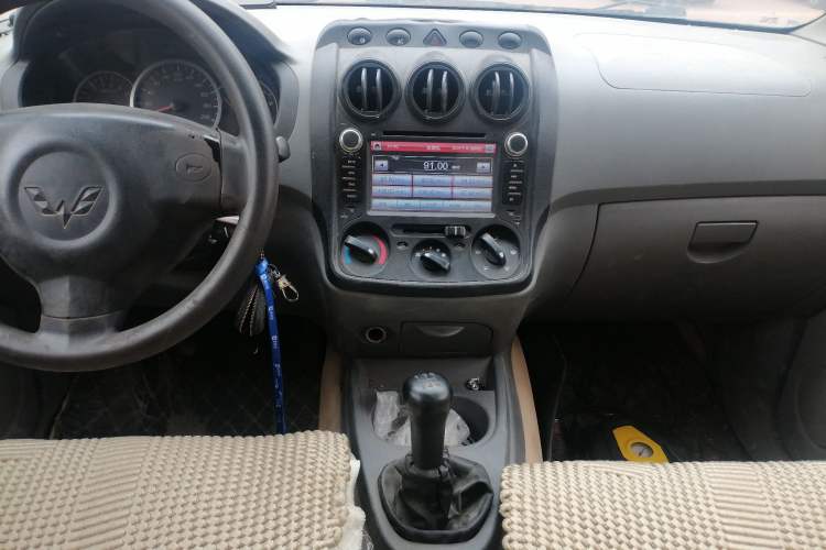 Used Wuling Hongguang 2014 1.5L Base Version Audio And AC Panel