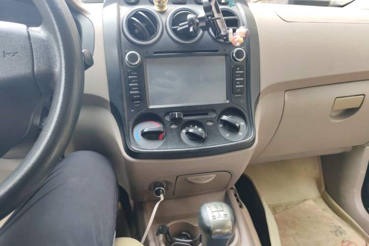 Used Wuling Hongguang 2014 1.2L Standard Model China IV Audio And AC Panel