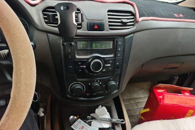 Used Wuling Hongguang 2014 1.5L Standard Version Audio And AC Panel