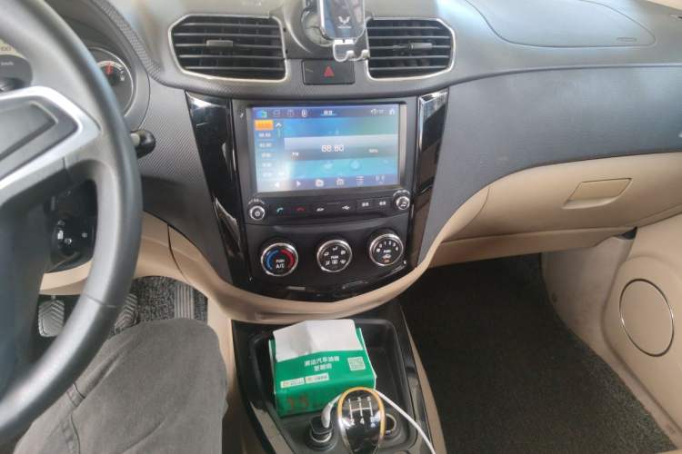 Used Wuling Hongguang 2014 1.5L S Luxury Model Audio And AC Panel