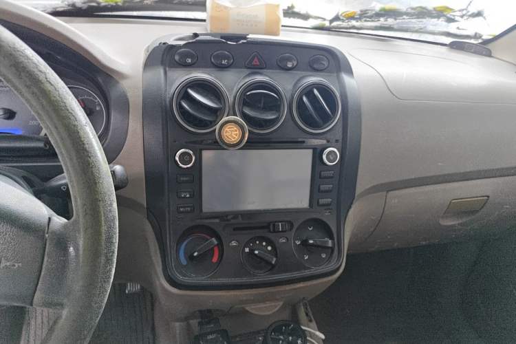Used Wuling Hongguang 2014 1.2L Standard Model China IV Audio And AC Panel