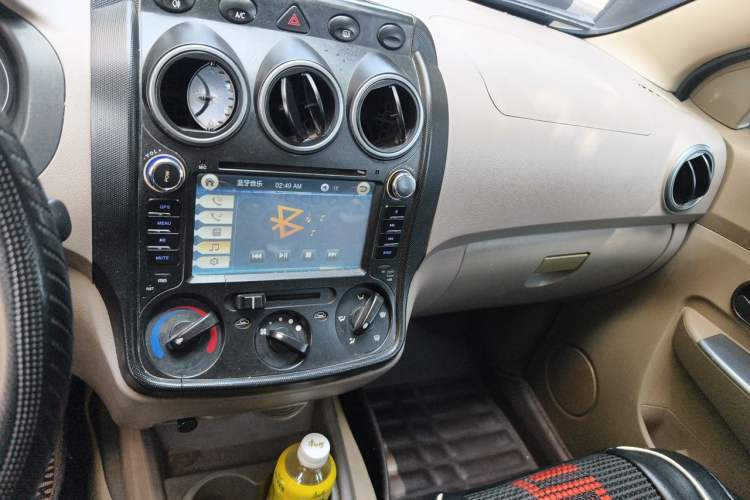 Used Wuling Hongguang 2014 1.2L Standard Model China IV Audio And AC Panel