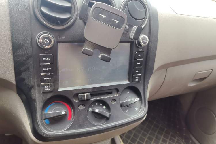 Used Wuling Hongguang 2014 1.2L Standard Model China IV Audio And AC Panel
