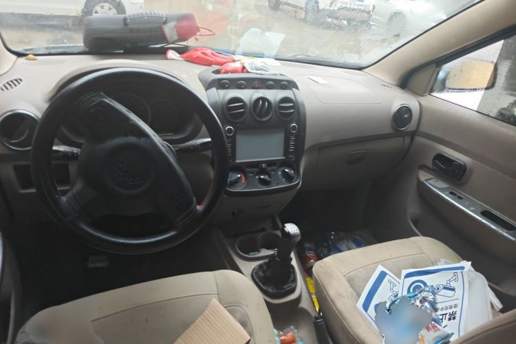 Used Wuling Hongguang 2014 1.2L Base Model China IV Center Console