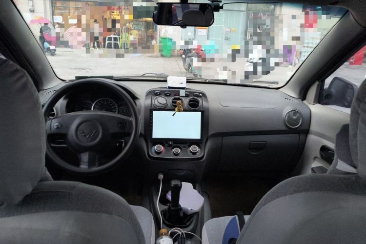 Used Wuling Hongguang 2014 1.5L Base Version Center Console