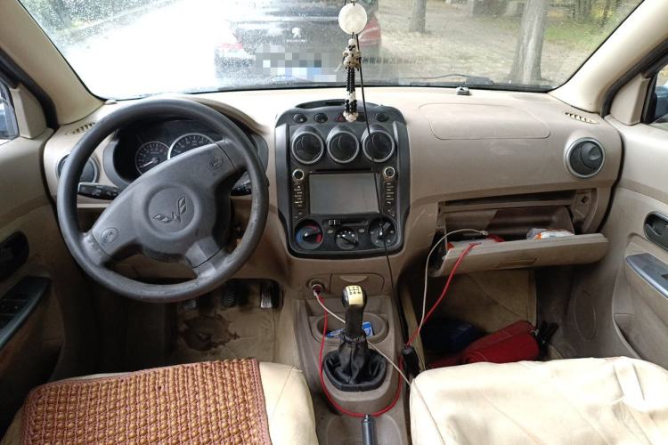 Used Wuling Hongguang 2014 1.2L S Standard Version China IV Standard Center Console