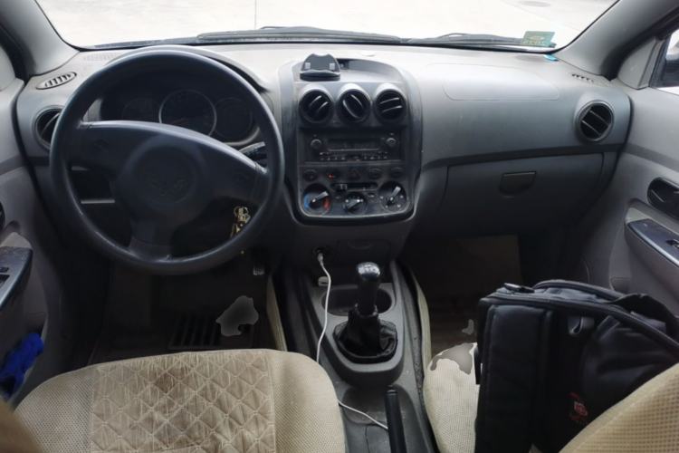 Used Wuling Hongguang 2014 1.2L Base Model China IV Center Console