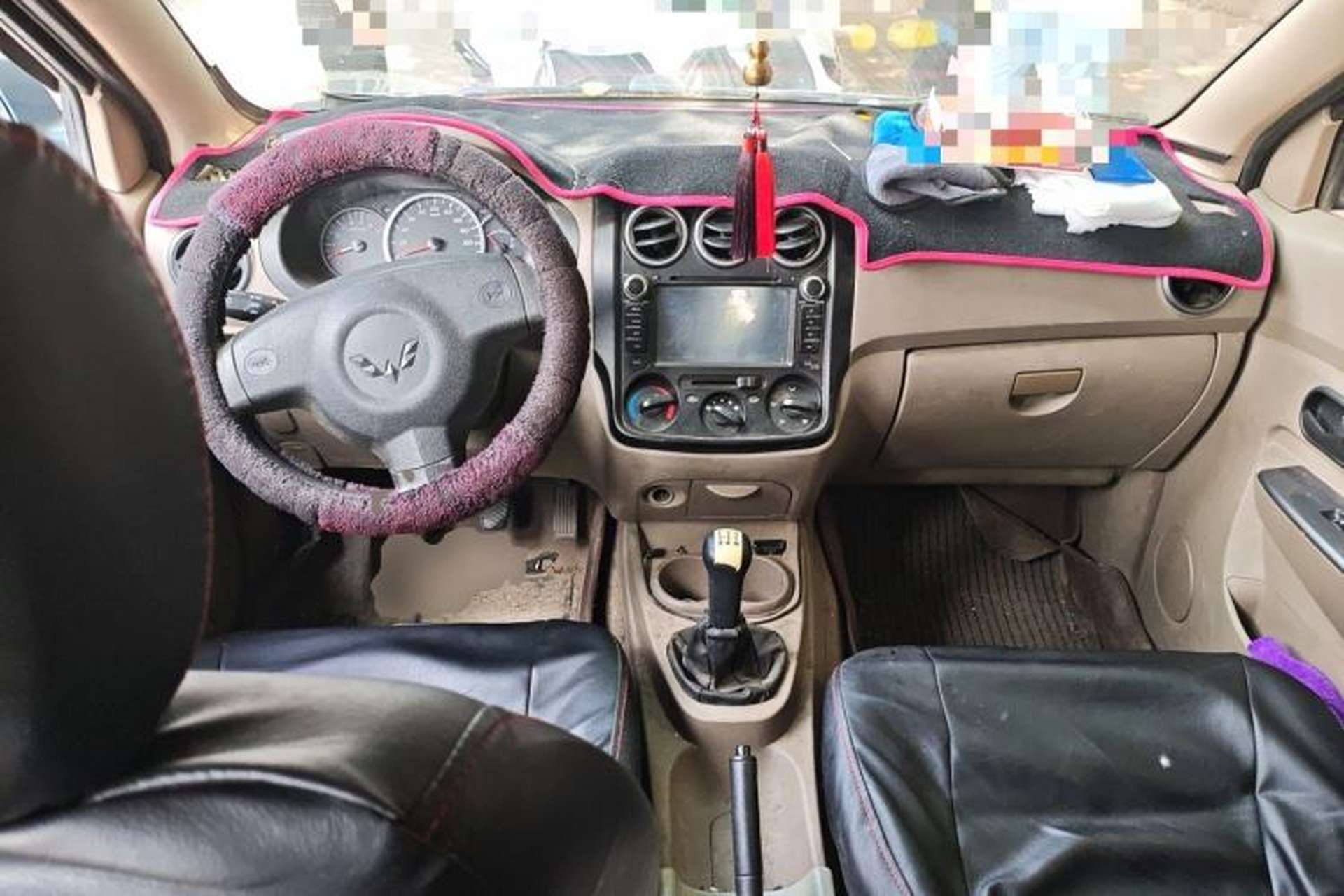 Used Wuling Hongguang 2014 1.5L Standard Version Center Console