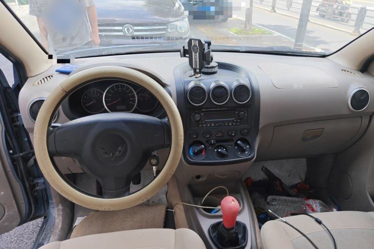 Used Wuling Hongguang 2014 1.5L Base Version Center Console