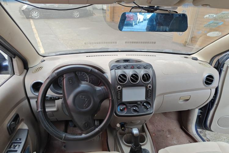 Used Wuling Hongguang 2014 1.2L Standard Model China IV Center Console