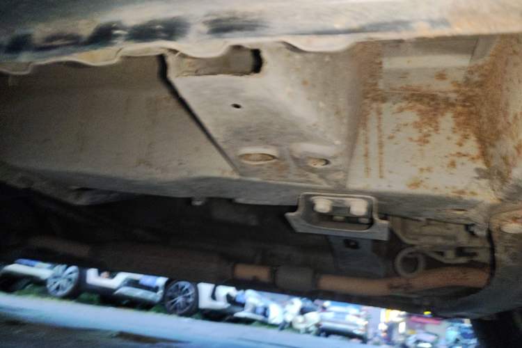 Used Wuling Hongguang 2014 1.5L S Standard Version Chassis Front Right