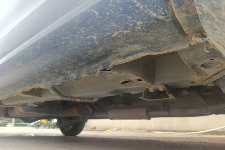 Used Wuling Hongguang 2014 1.2L Standard Model China IV Chassis Front Right