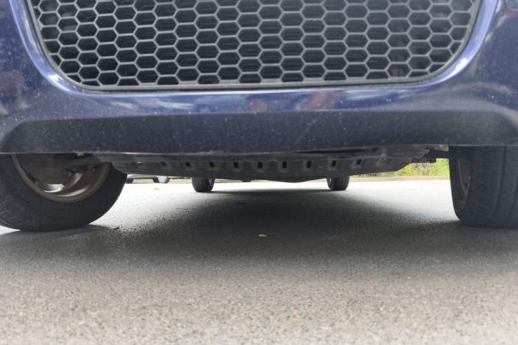 Used Wuling Hongguang 2014 1.2L Standard Model China IV Chassis Front