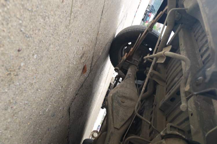 Used Wuling Hongguang 2014 1.5L Base Version Chassis Rear