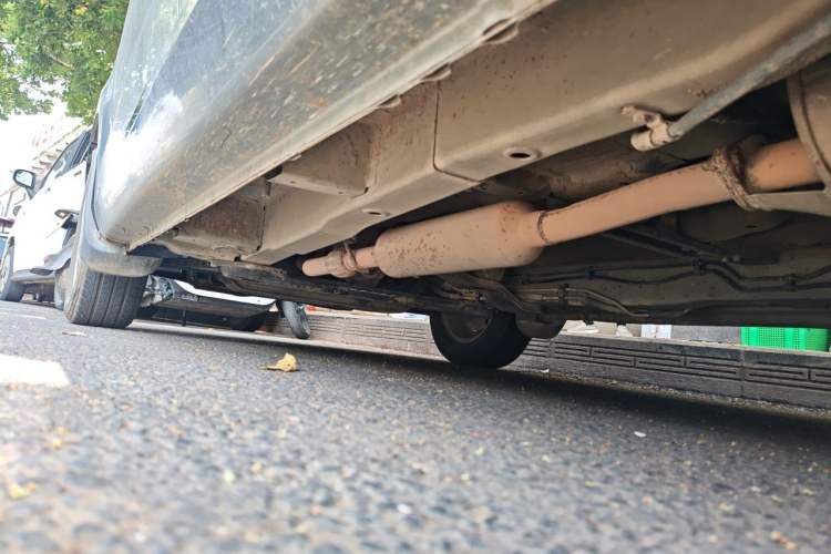 Used Wuling Hongguang 2014 1.5L Standard Version Chassis Rear Left