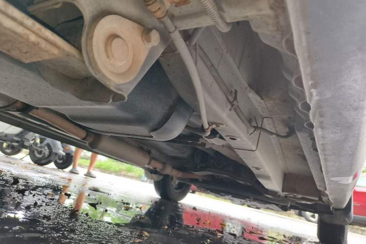 Used Wuling Hongguang 2014 1.5L Base Version Chassis Rear Right