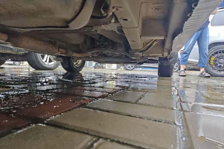 Used Wuling Hongguang 2014 1.5L Base Version Chassis Rear Right
