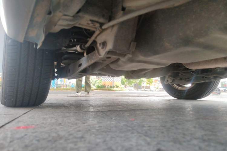 Used Wuling Hongguang 2014 1.5L S Luxury Model Chassis Rear Right